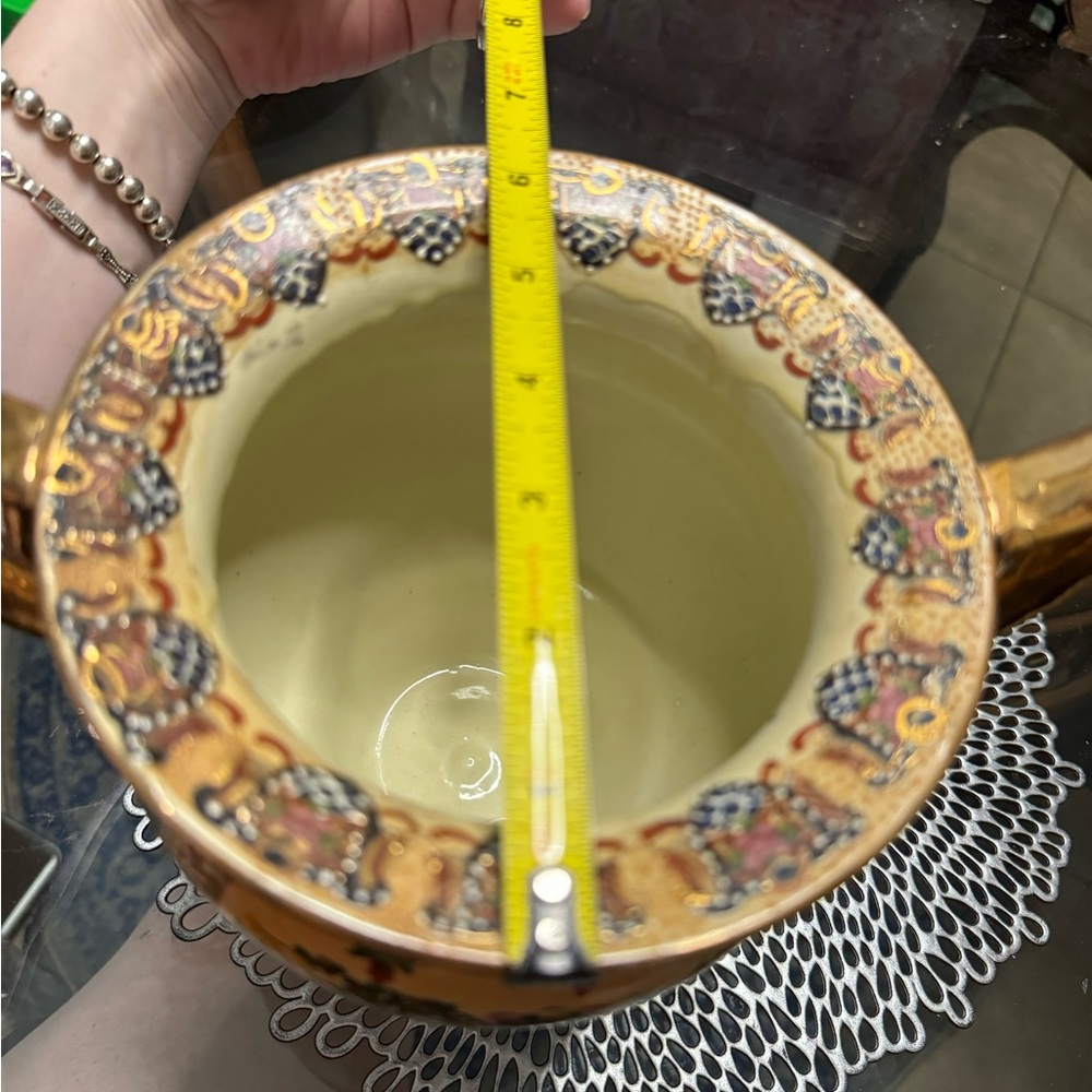 Vintage Satsuma Hand Painted Pot W/ Gold Gilding ,detailed Dots 3 legged~signed - Picture 15 of 16